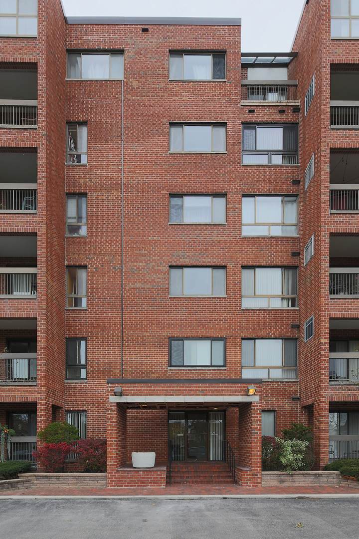 600 Naples Court - Photo 1