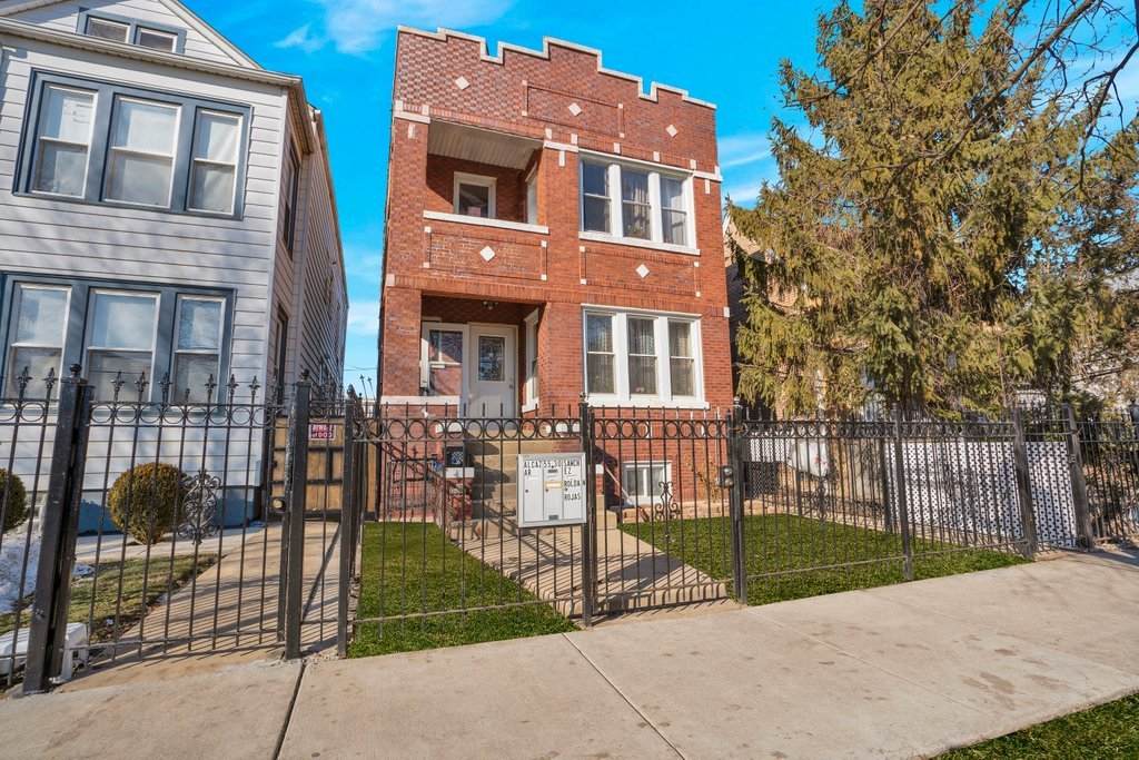 5530 Wrightwood Avenue - Photo 1