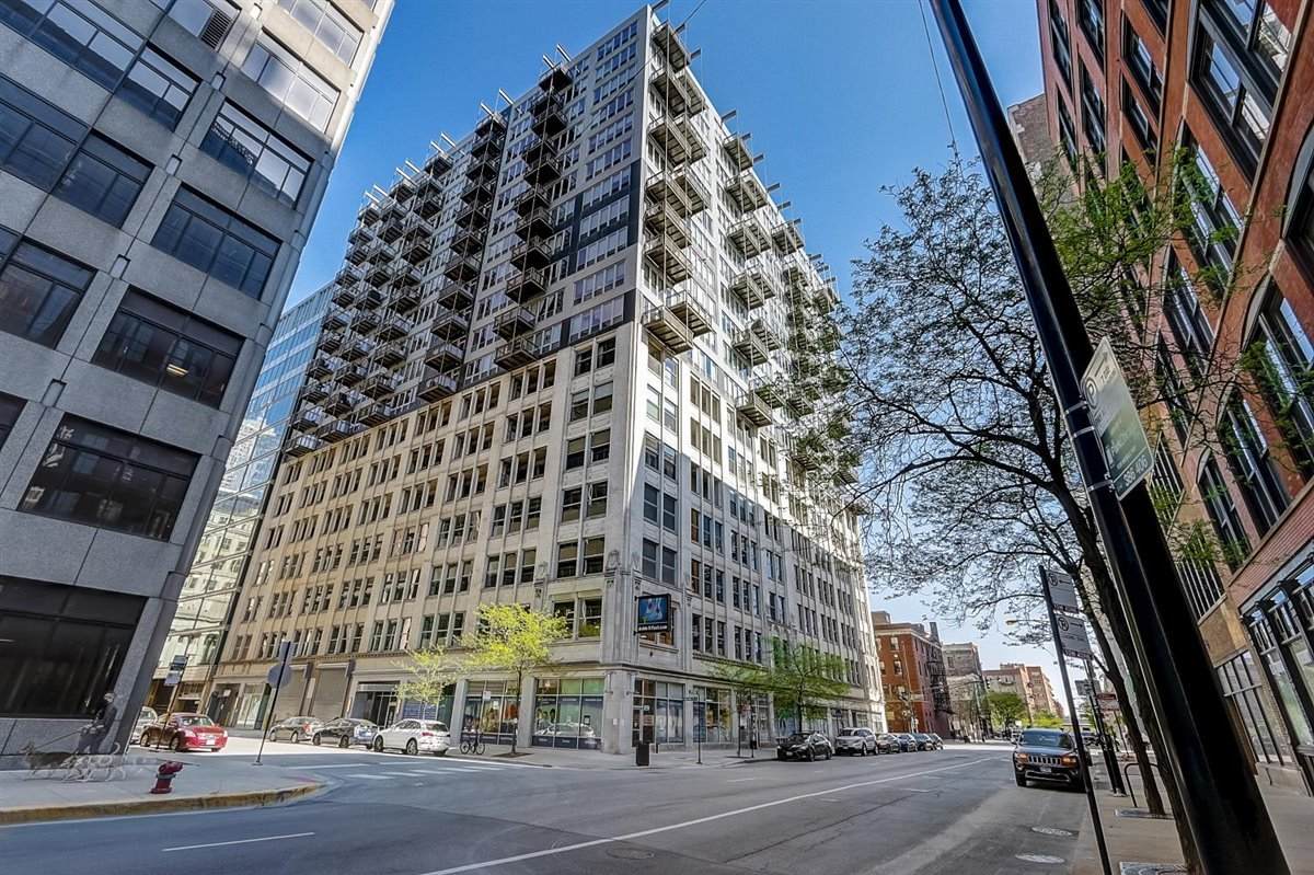 565 Quincy Street - Photo 1