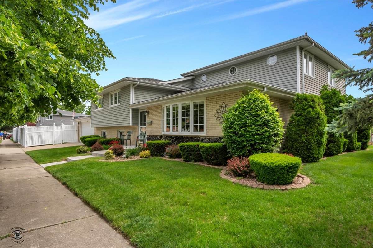 4848 106th Street - Photo 1
