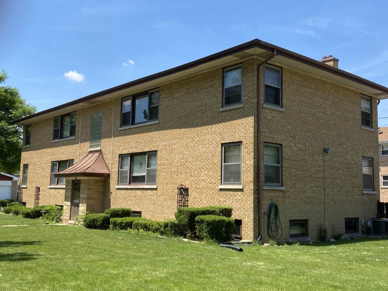 736 Division Street - Photo 1