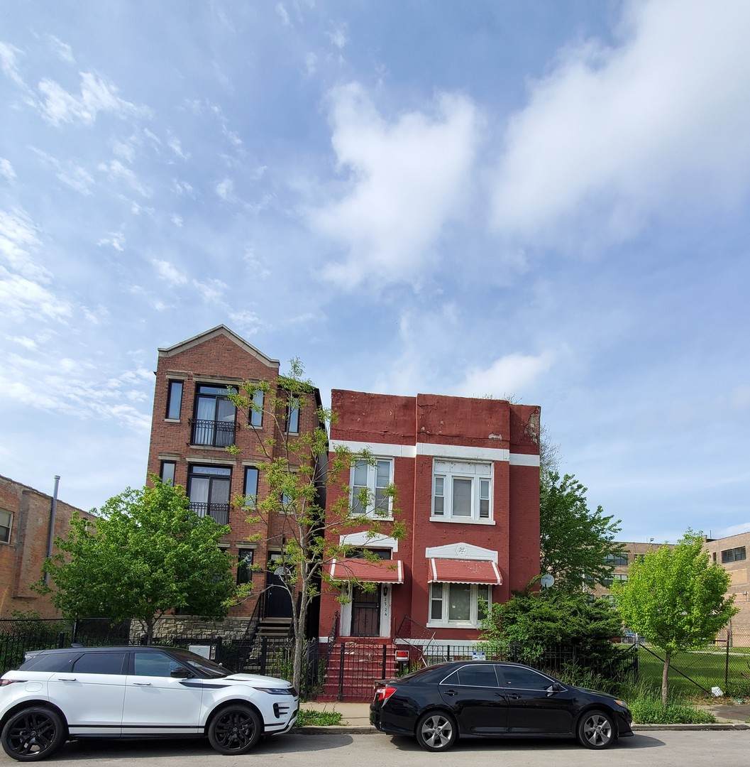 2524 Warren Boulevard - Photo 1