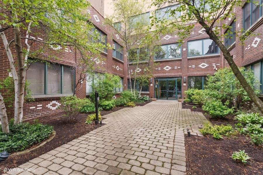 2533 Ashland Avenue - Photo 1