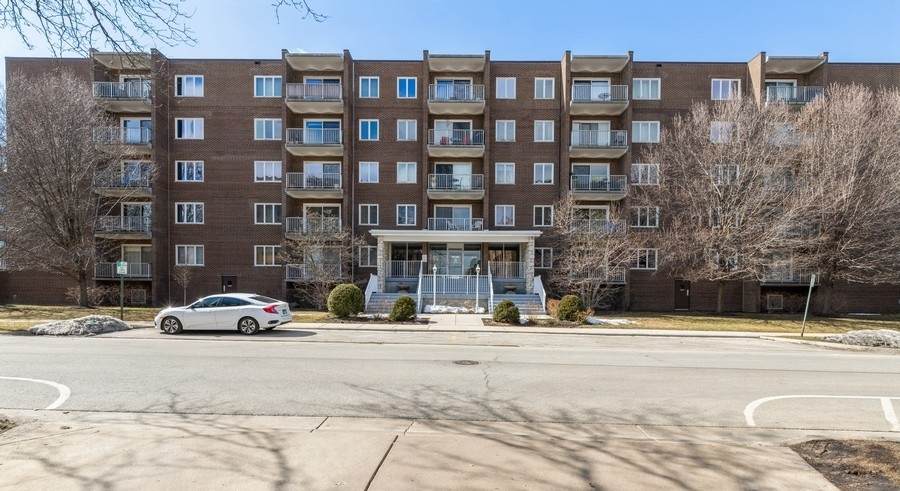 900 Center Street - Photo 1