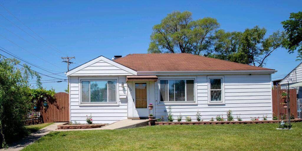 4630 Grace Street - Photo 1