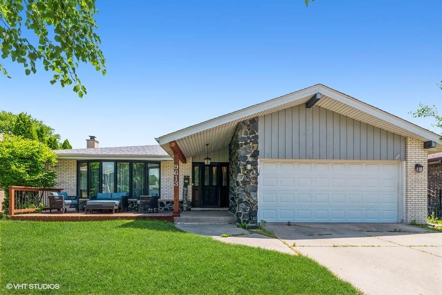 9613 Kilbourn Avenue - Photo 1