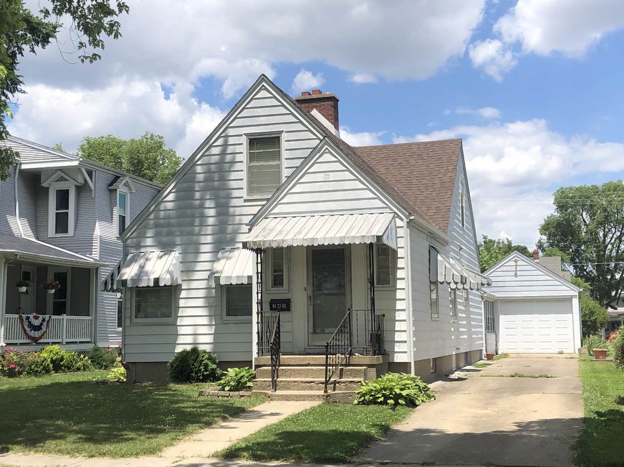 345 Pells Street - Photo 1