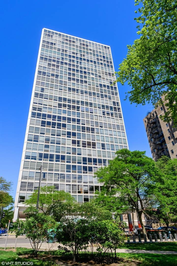 2400 Lakeview Avenue - Photo 1