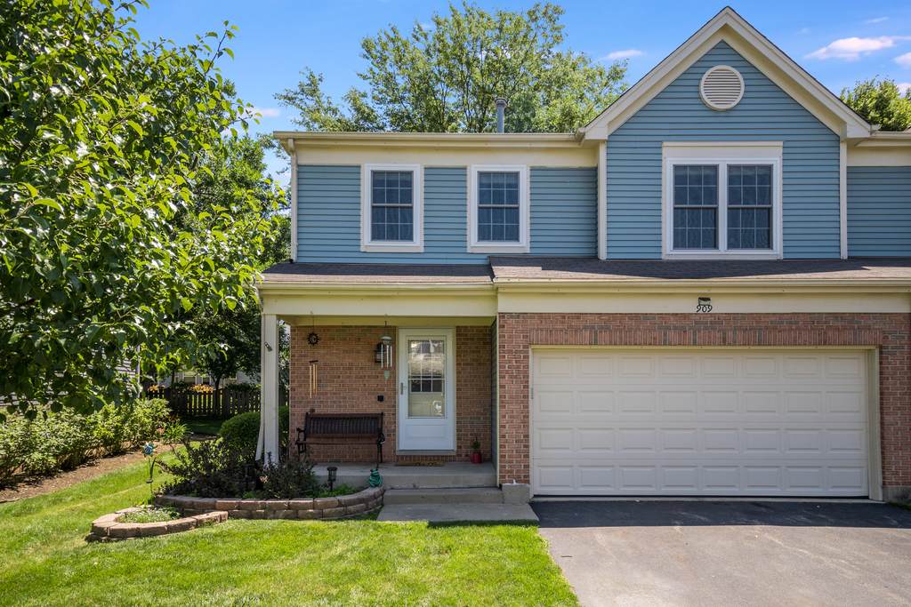 909 Old Oak Circle - Photo 1