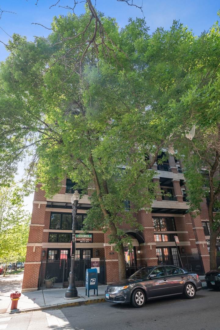 1502 Sedgwick Street - Photo 1