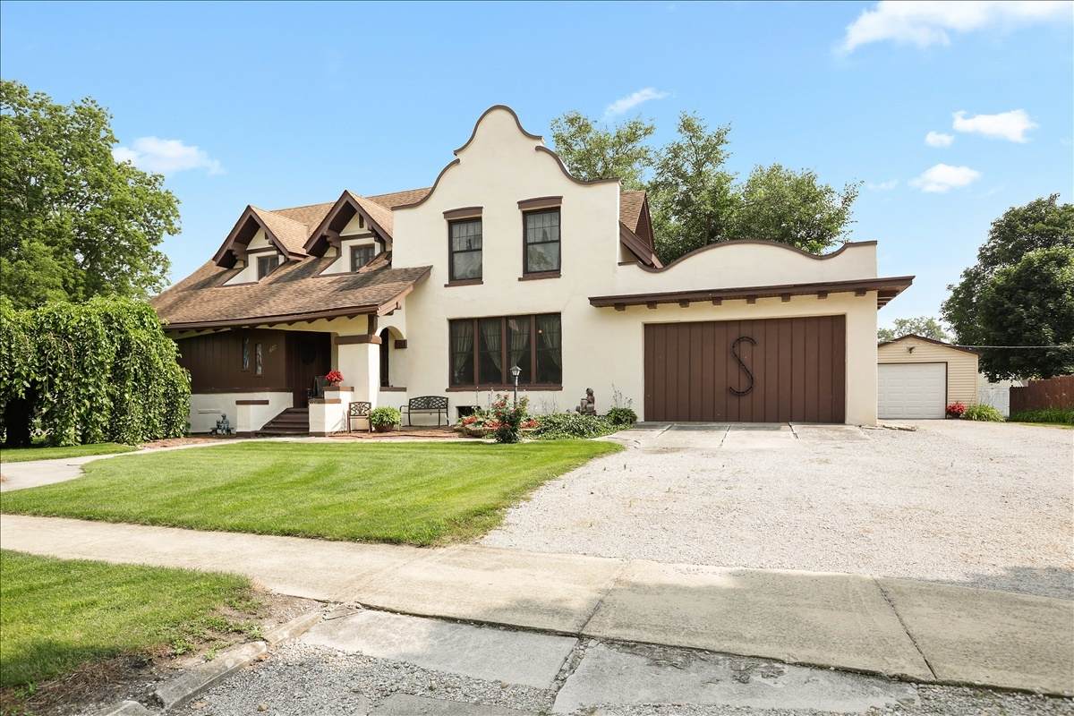 427 9th Street - Photo 1