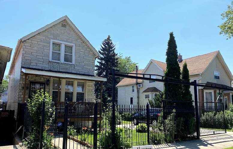 10621 Avenue J - Photo 1