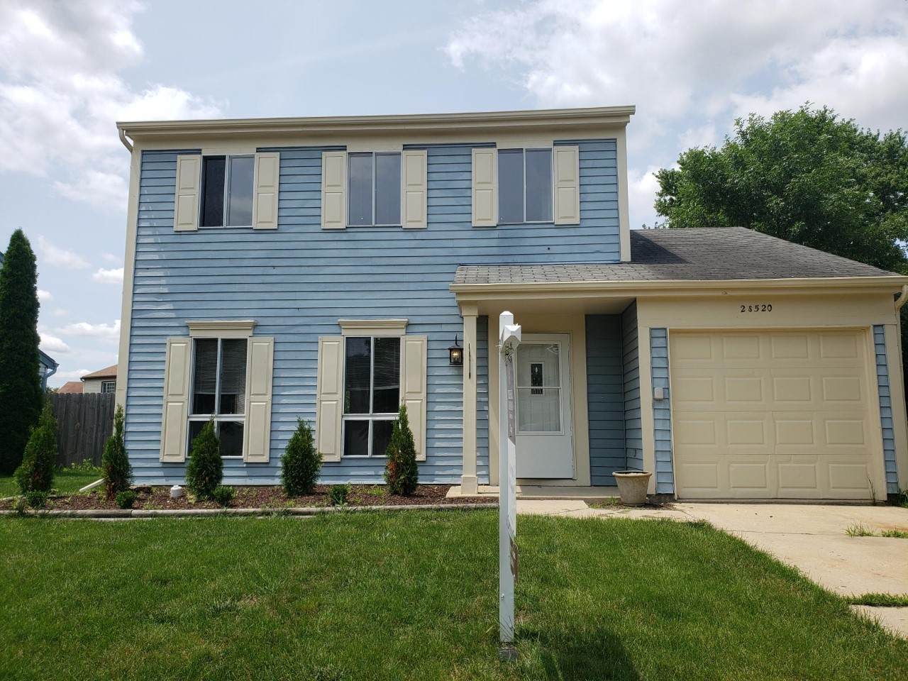 2S520 Cynthia Drive - Photo 1