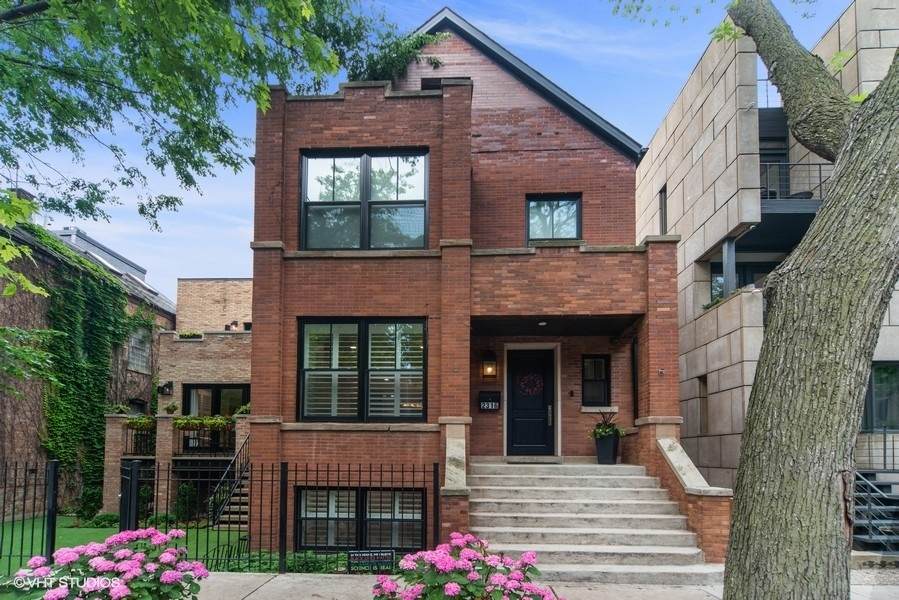 2316 Oakley Avenue - Photo 1