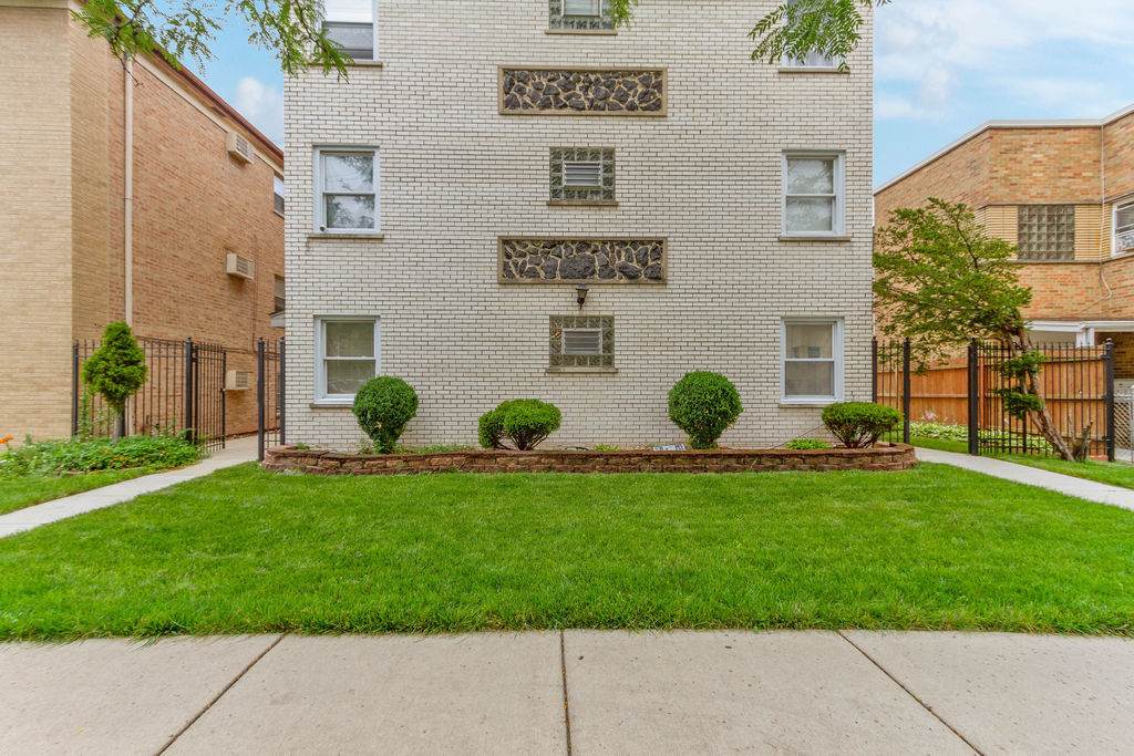 5724 Lawrence Avenue - Photo 1