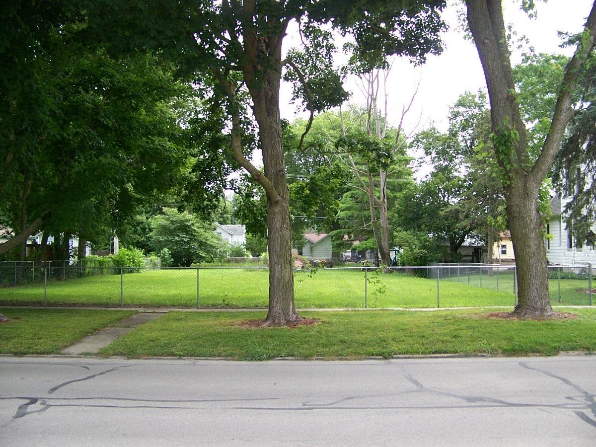 205 7th Street - Photo 1