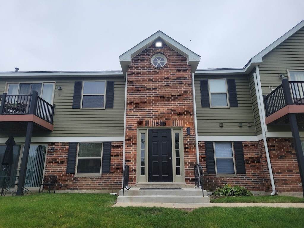 1535 Raymond Drive - Photo 1