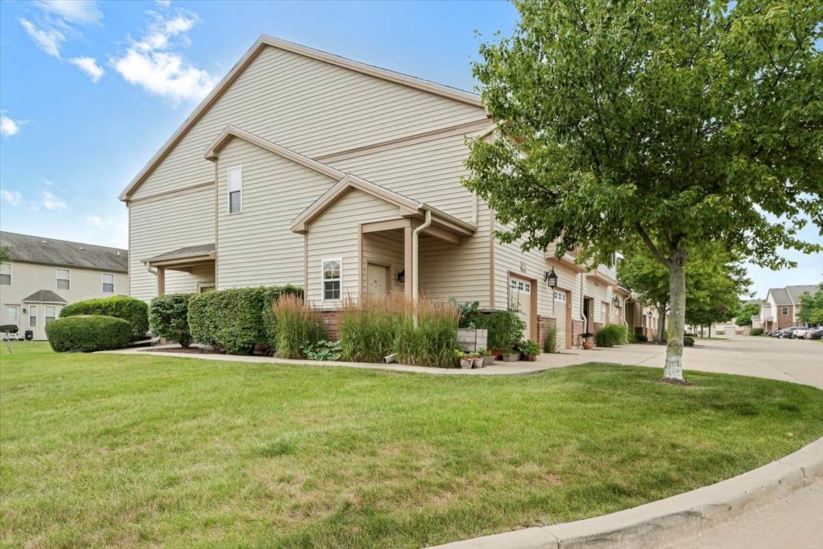 3731 Thornhill Circle - Photo 1