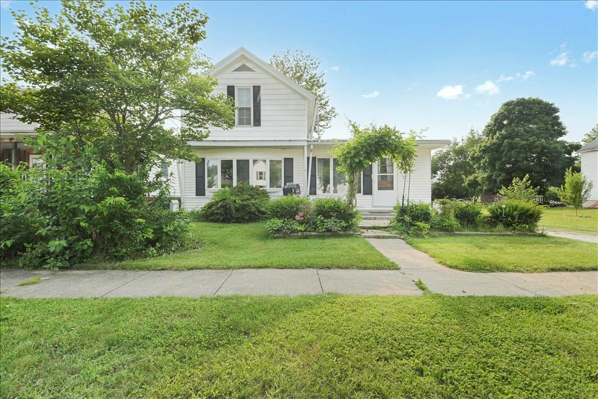 612 Main Street - Photo 1
