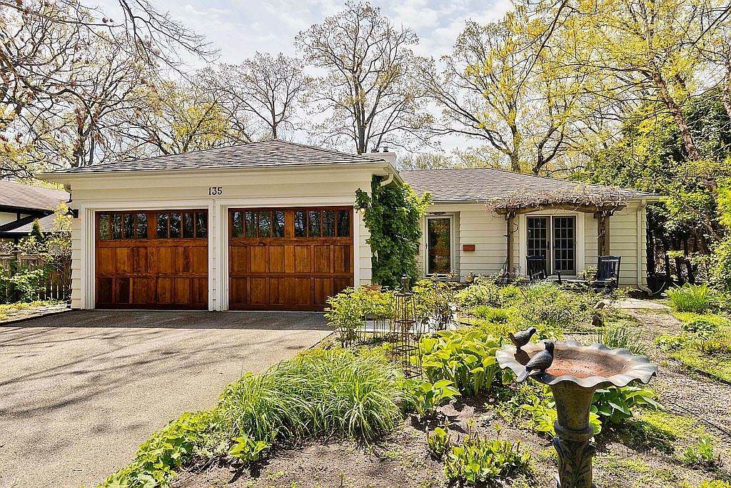 135 Blodgett Avenue - Photo 1
