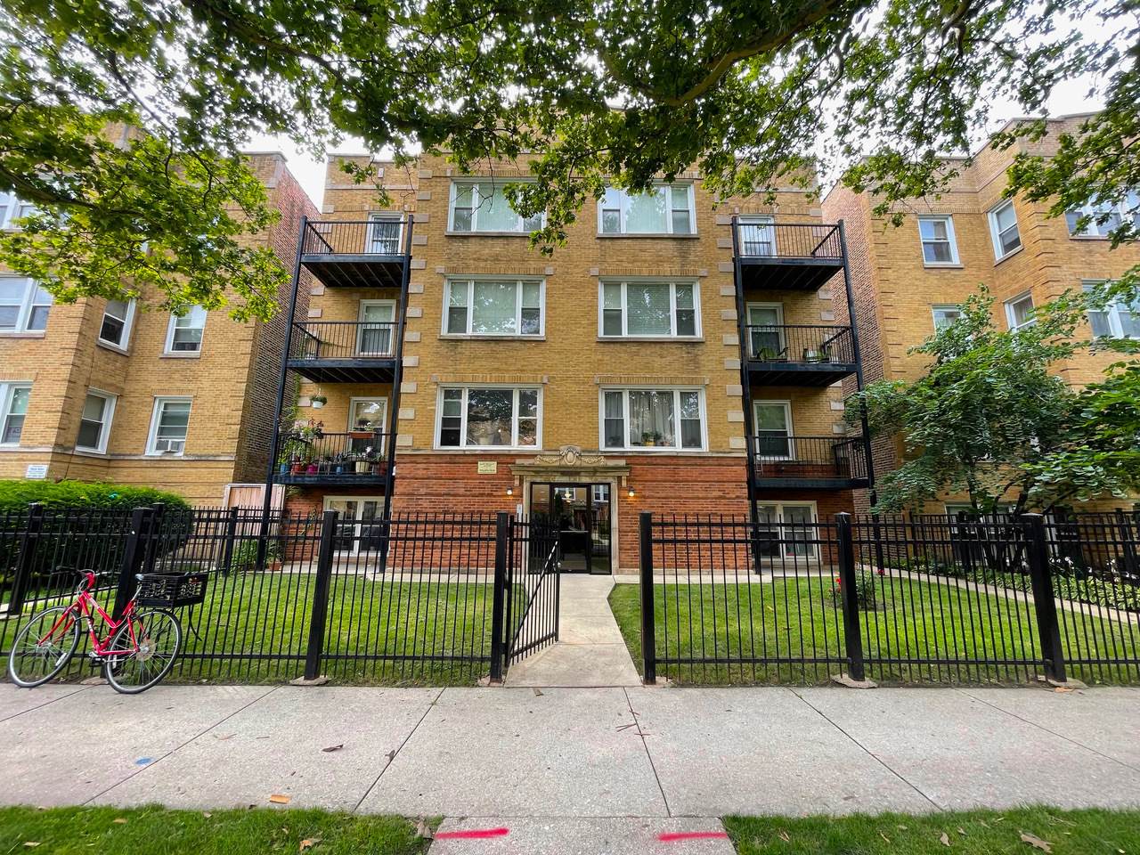 6116 Claremont Avenue - Photo 1