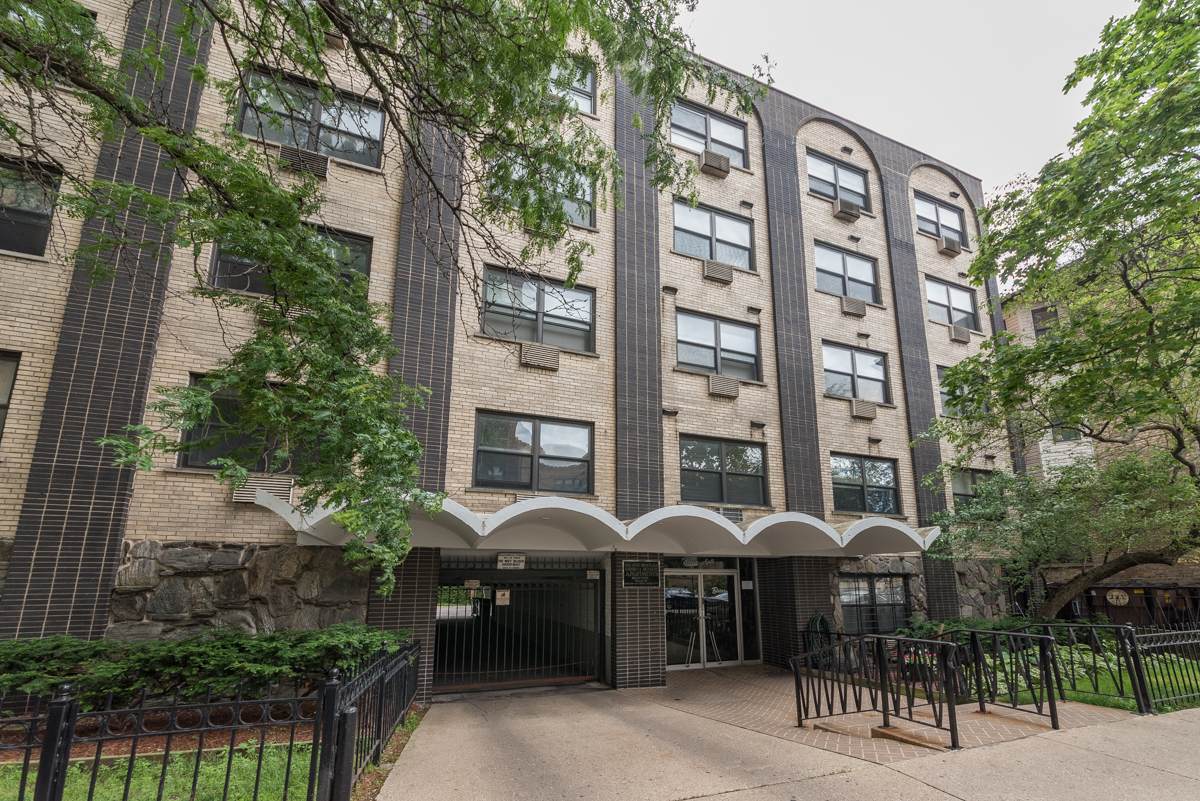 541 Briar Place - Photo 1