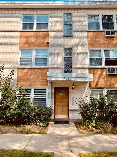 7133 Damen Avenue - Photo 1