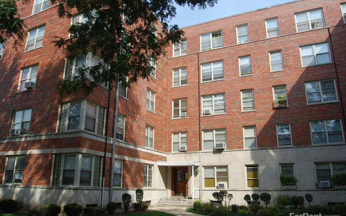 2610 Berwyn Avenue - Photo 1