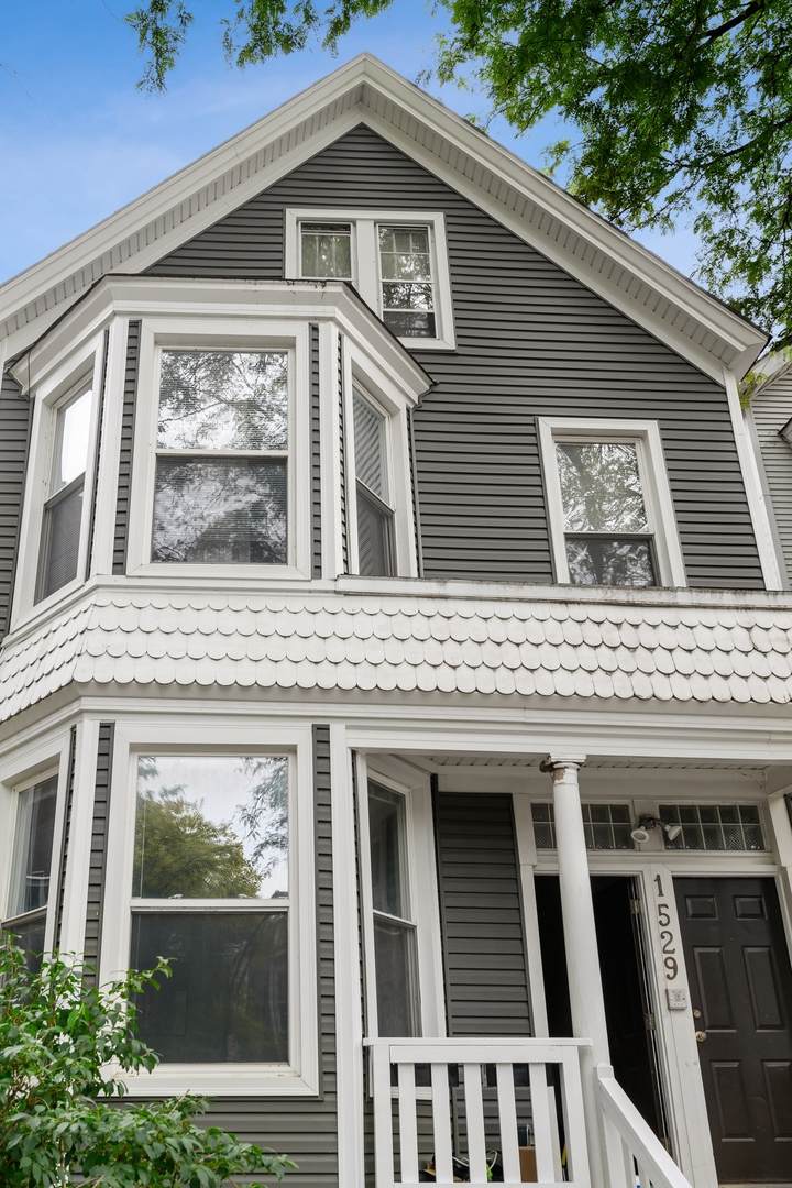 1529 Nelson Street - Photo 1