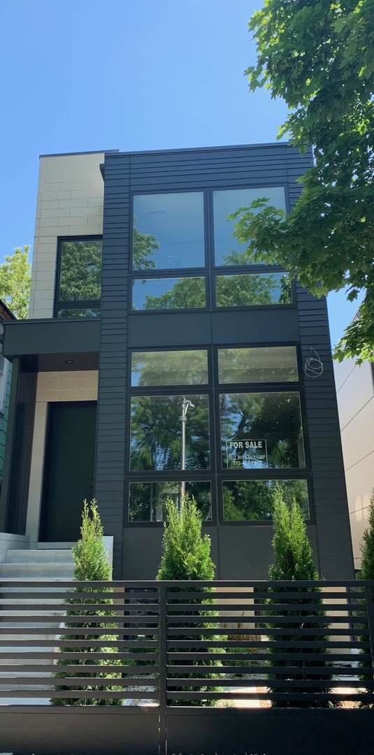 1841 Dickens Avenue - Photo 1