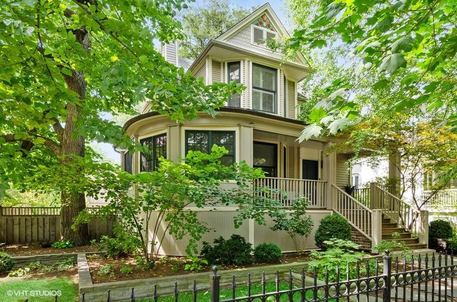 5302 Lakewood Avenue - Photo 1