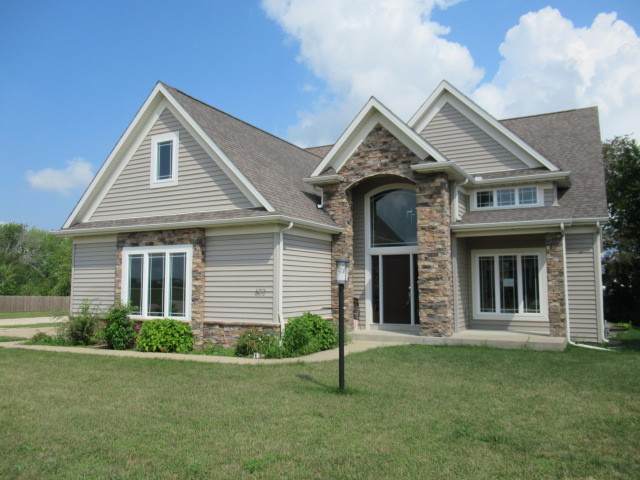 602 Silver Lake Court - Photo 1