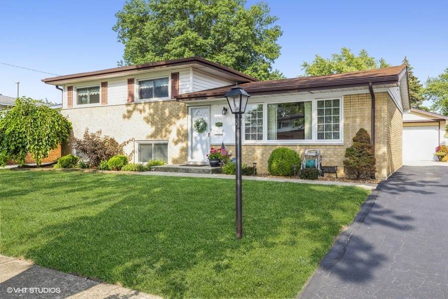 135 N Pamela Drive - Photo 1