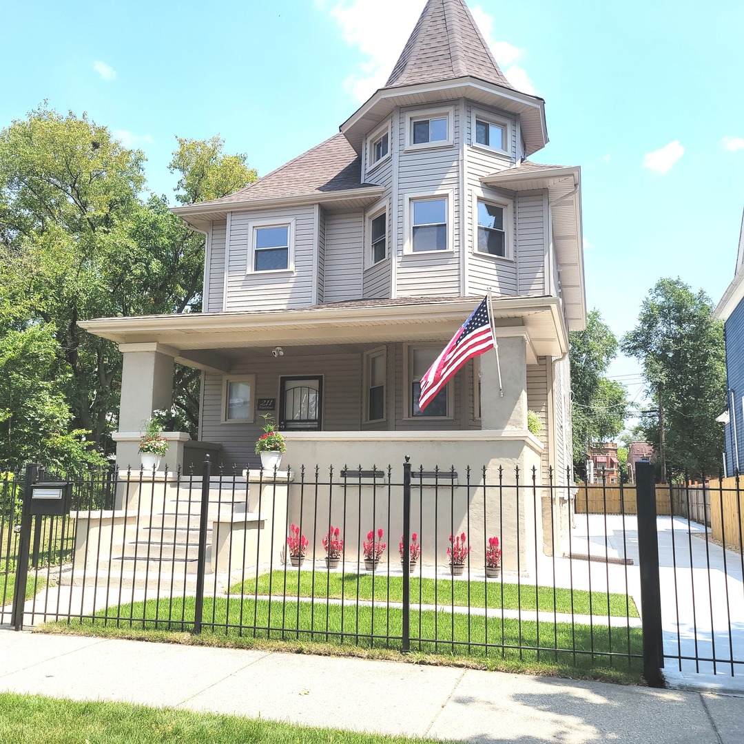 211 Lorel Avenue - Photo 1