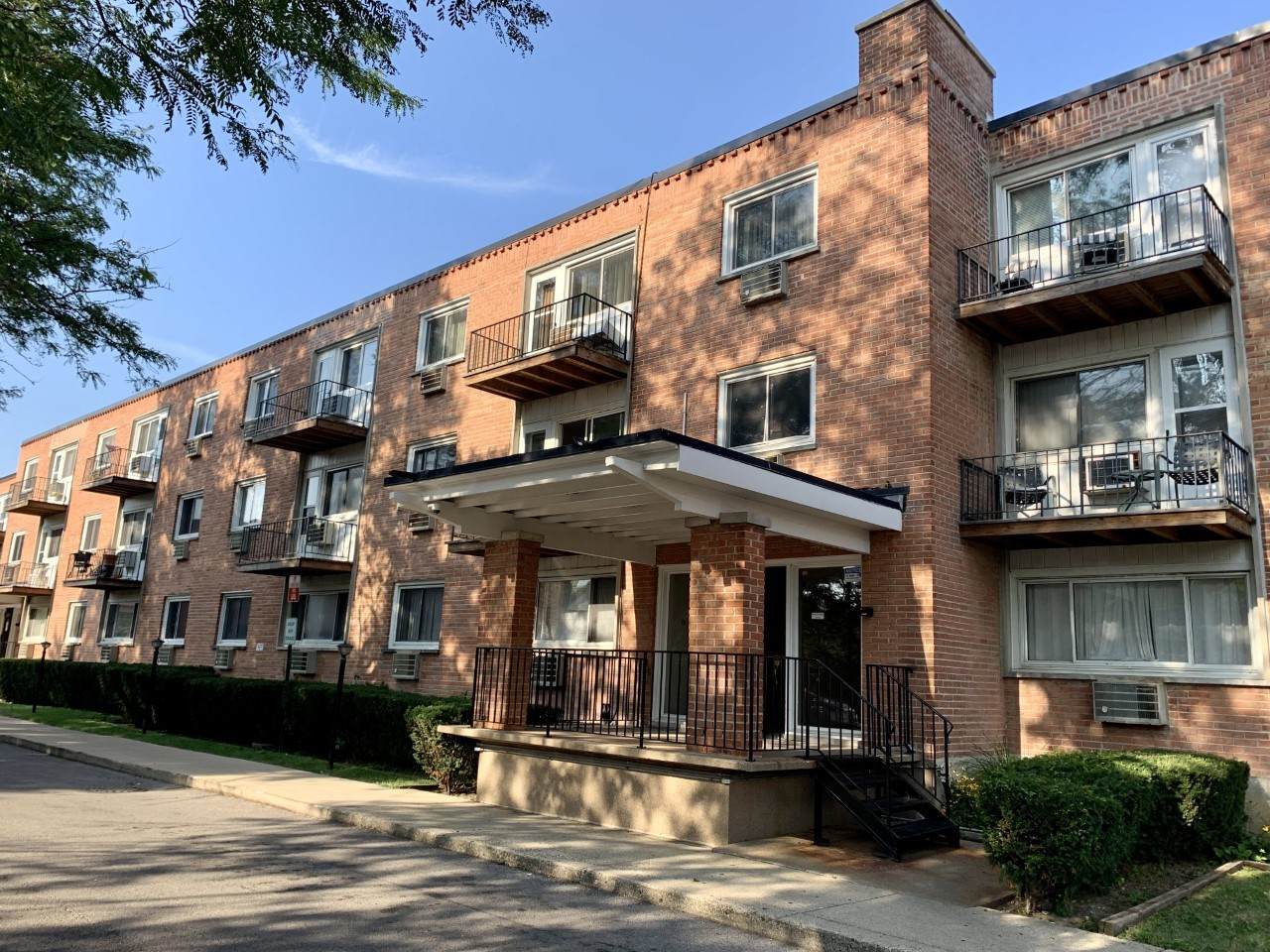 8521 Lotus Avenue - Photo 1