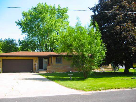 34W270 Sunset Drive - Photo 1