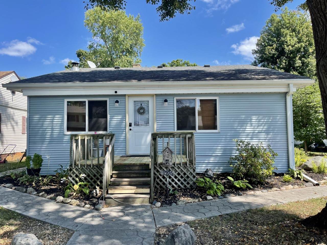 1596 Linden Avenue - Photo 1