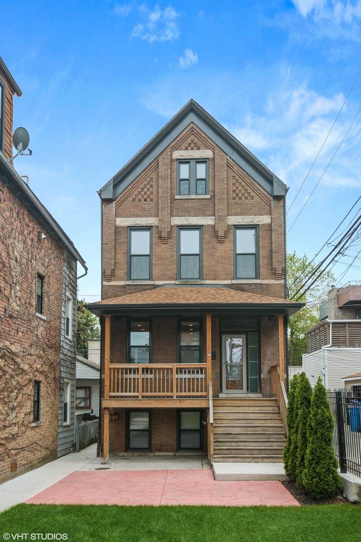 2147 Dickens Avenue - Photo 1