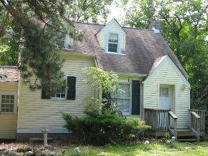 1025 Plainfield Road - Photo 1