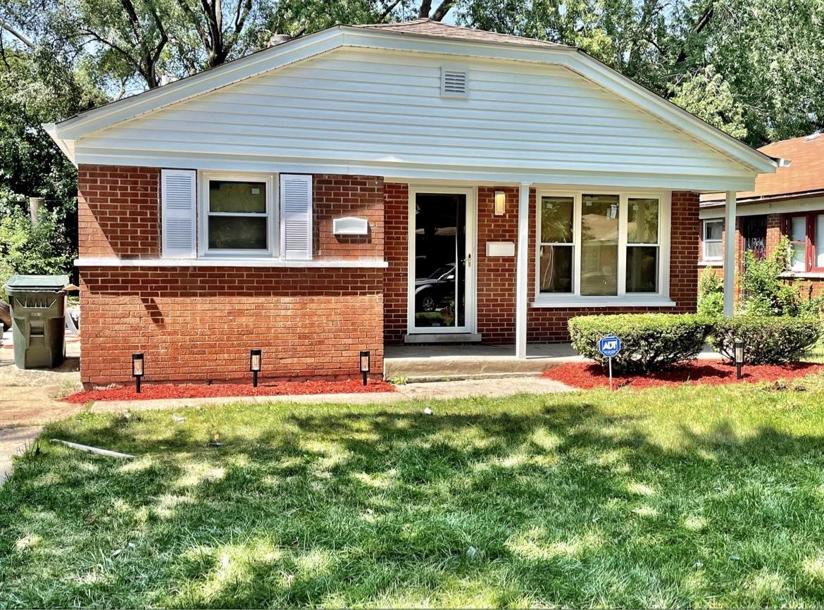 14924 Wabash Avenue - Photo 1