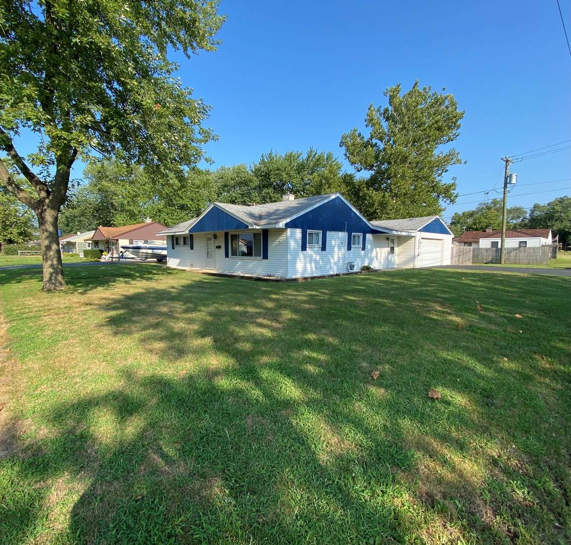 400 W 20th Street - Photo 1