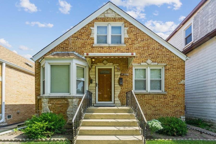 4555 Moody Avenue - Photo 1