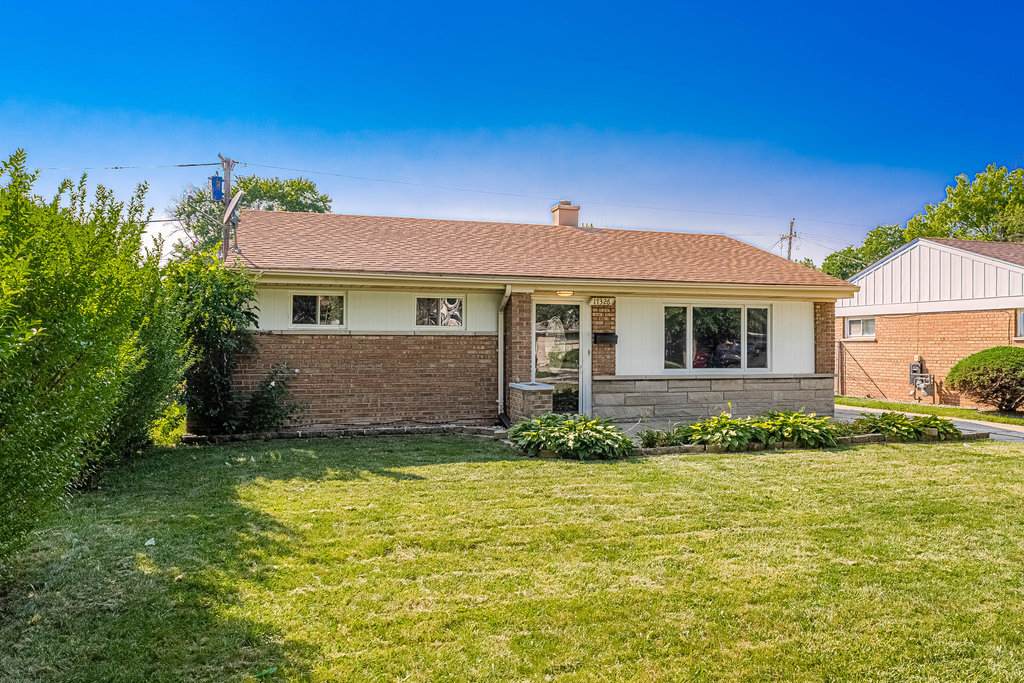 17326 Lorenz Avenue - Photo 1