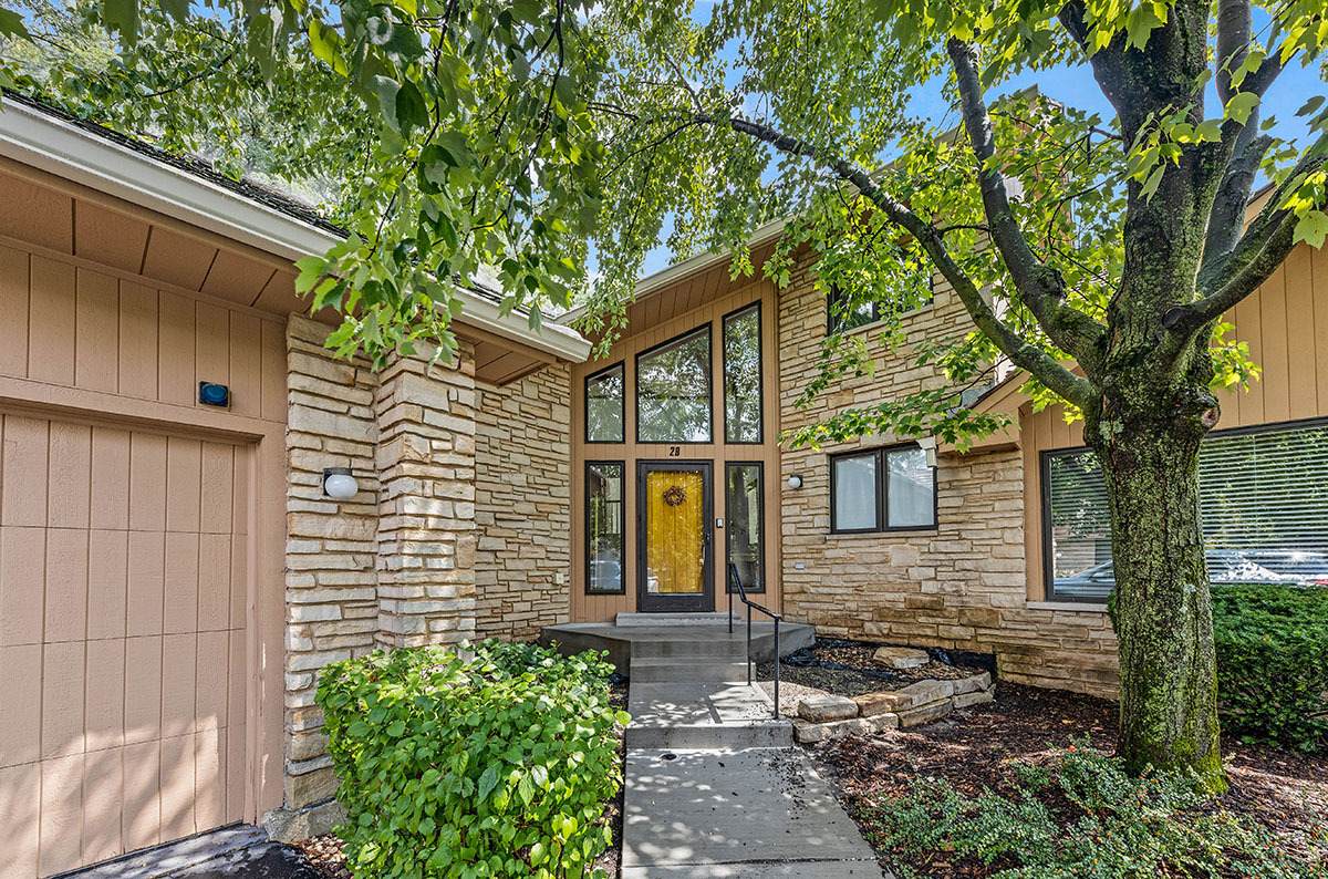 29 Pin Oak Court - Photo 1