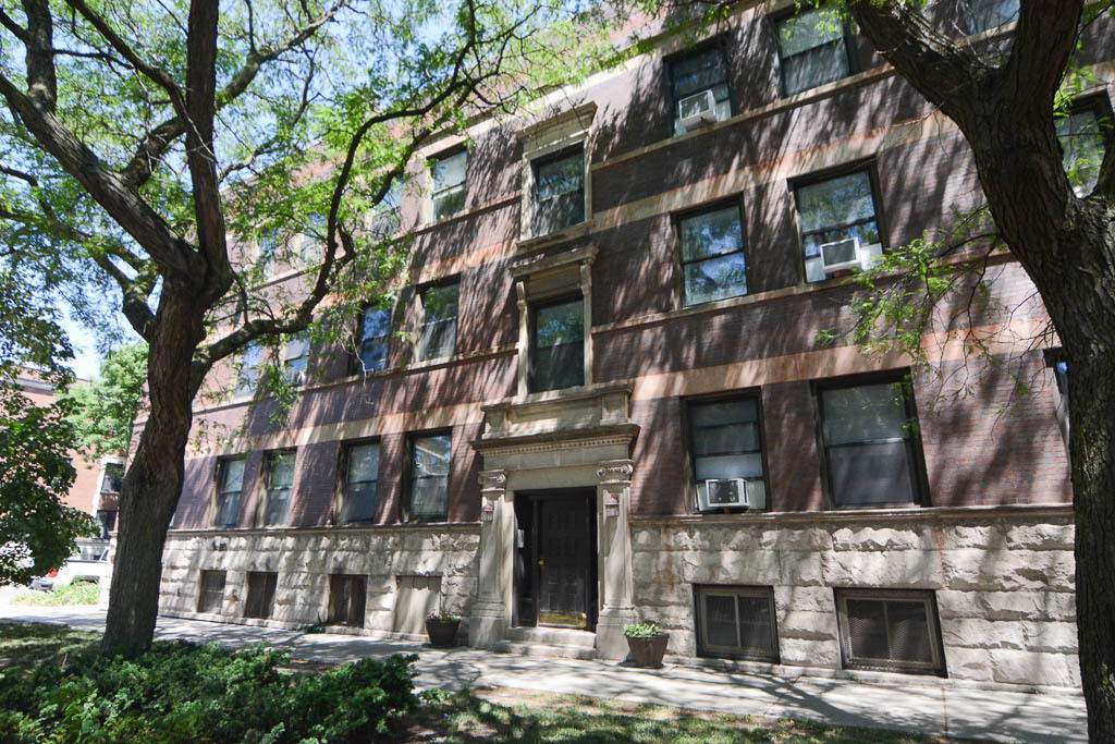 1150 Waveland Avenue - Photo 1