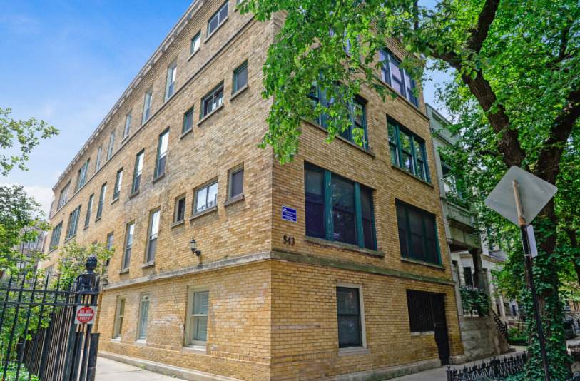 543 Fullerton Parkway - Photo 1