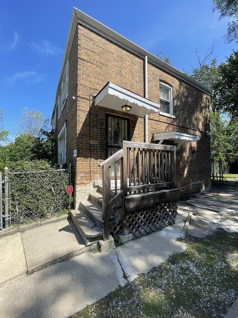 9709 Yates Boulevard - Photo 1