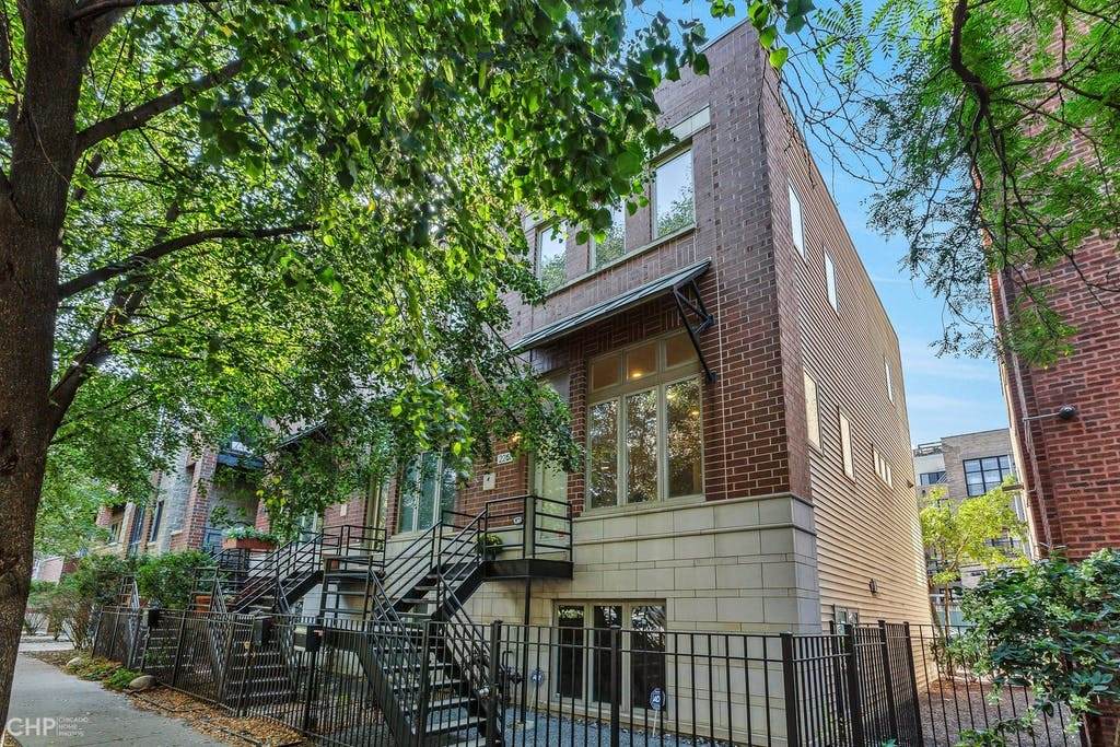 2261 Saint Paul Avenue - Photo 1