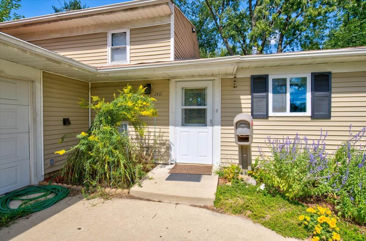 140 Armitage Avenue - Photo 1