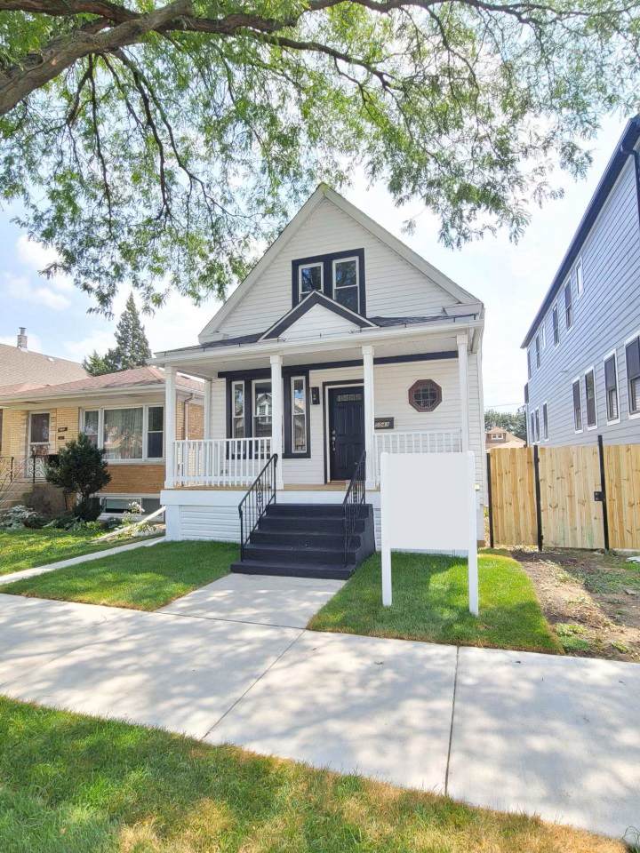 5043 Ainslie Street - Photo 1